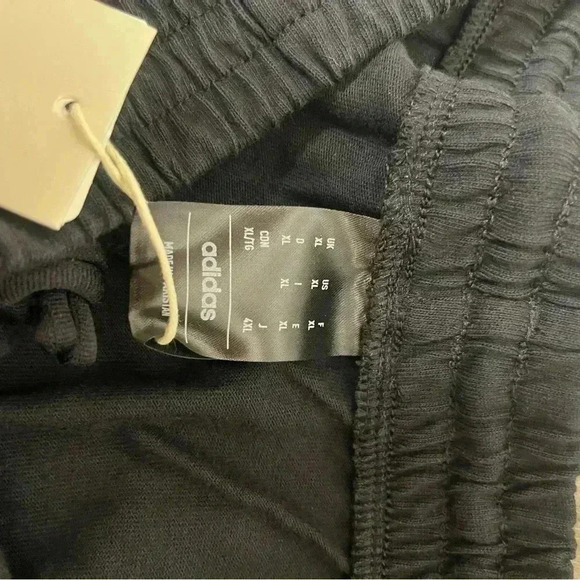 Adidas Graphic Print Men's Shorts - Black XL NWT - Picture 6 of 7